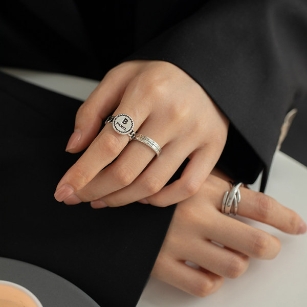 Γυναικεία ρυθμιζόμενα δαχτυλίδια σε τρία μοντέλα - ασημί χρώμα