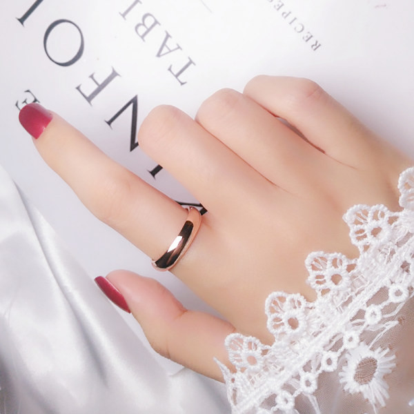 Κλασικό μοντέλο γυναικείο δαχτυλίδι σε ασημί και χρυσό χρώμα