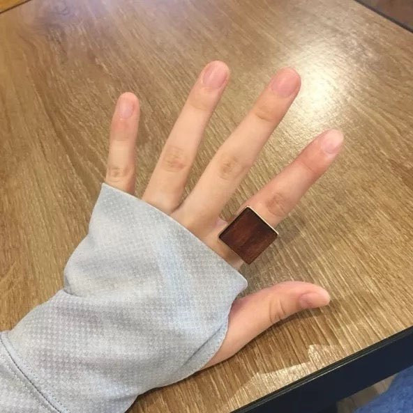 Τετράγωνο γυναικείο δαχτυλίδι