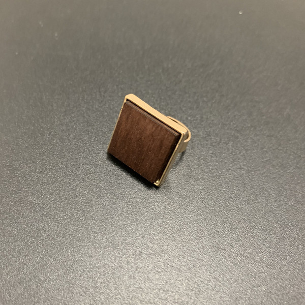 Τετράγωνο γυναικείο δαχτυλίδι