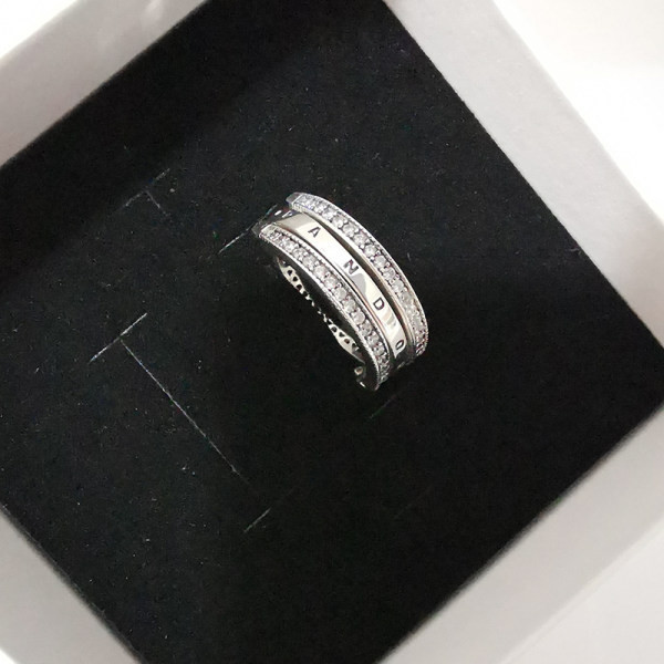 Κομψό γυναικείο δαχτυλίδι με διακοσμητικές πέτρες φαρδύ μοντέλο