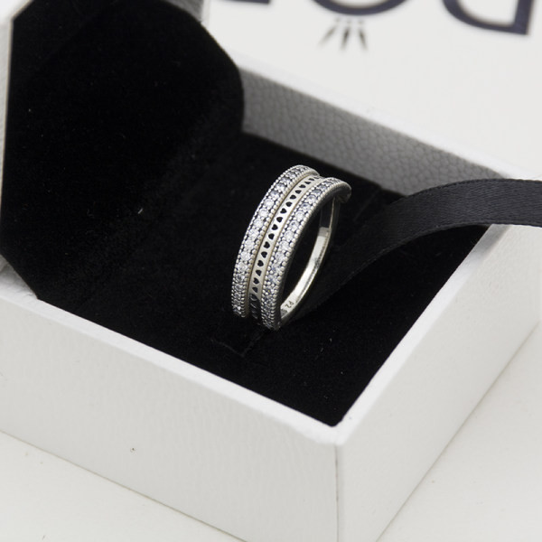 Κομψό γυναικείο δαχτυλίδι με διακοσμητικές πέτρες φαρδύ μοντέλο