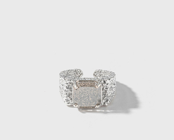 Κομψό γυναικείο ασημένιο δαχτυλίδι με δαχτυλίδι - ρυθμιζόμενο μοντέλο