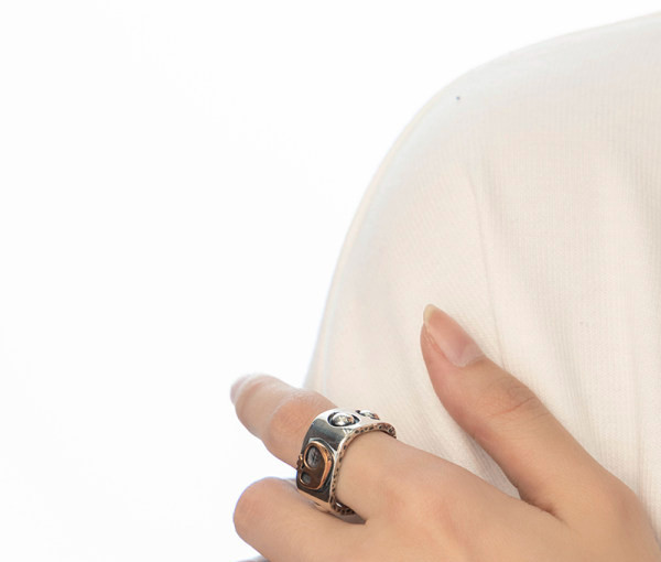 Γυναικείο ατσάλινο δαχτυλίδι σε ασημί χρώμα νέο μοντέλο