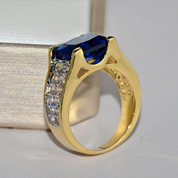 Нов модел дамски широк пръстен с камъни