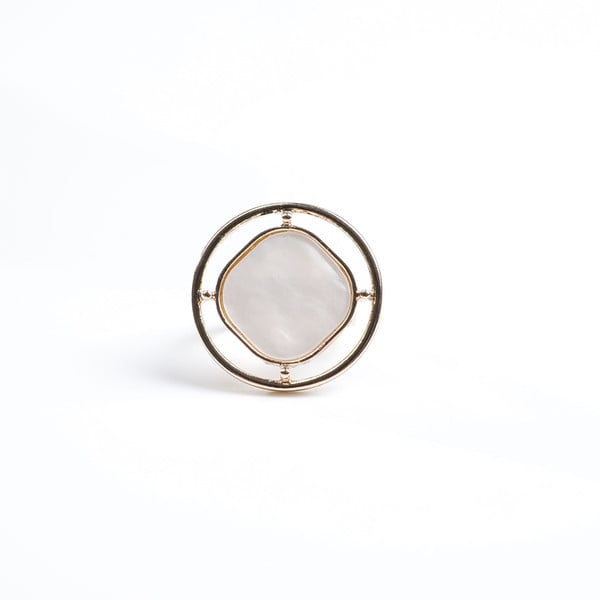 Дамски пръстен в кръгла форма