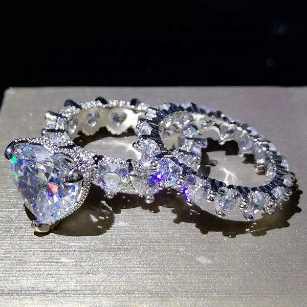 Κομψό γυναικείο δαχτυλίδι με χρωματιστή πέτρα