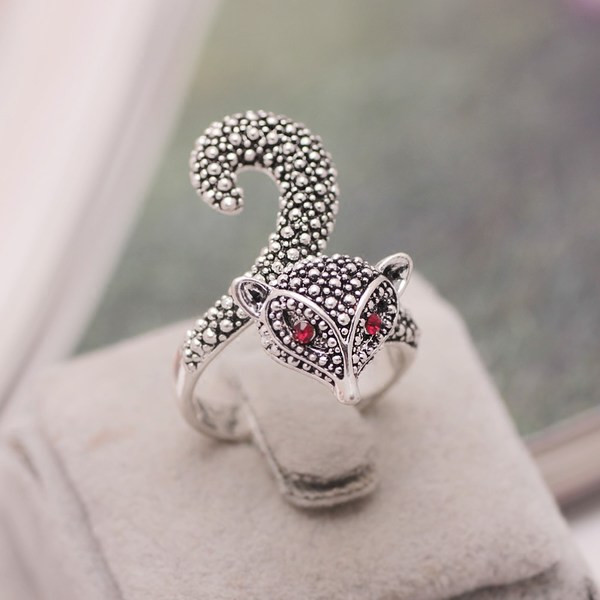 Γυναικείο μοντέρνο λεπτό μοντέλο δαχτυλίδι με αλεπού