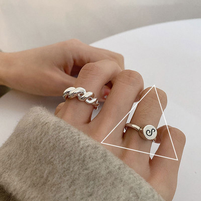 Γυναικείο δαχτυλίδι σε ασημί χρώμα σε δύο μοντέλα