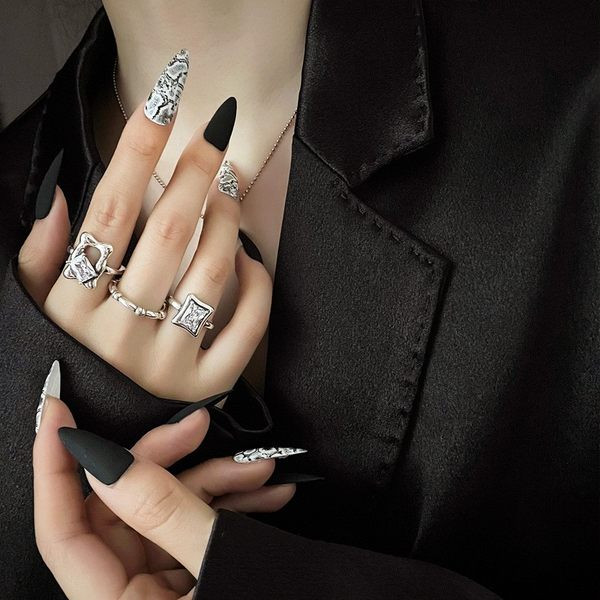 Γυναικείο δαχτυλίδι σε ασήμι, τετράγωνο σχήμα με πέτρα - δύο μοντέλα