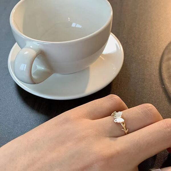 Γυναικείο δαχτυλίδι με πεταλούδα - χρυσό χρώμα