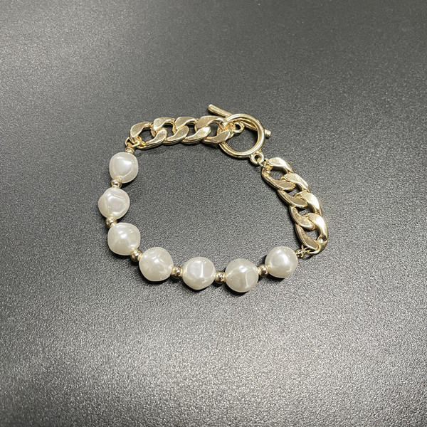 Νέο  μοντέλο γυναικείο βραχιόλι με πέρλες