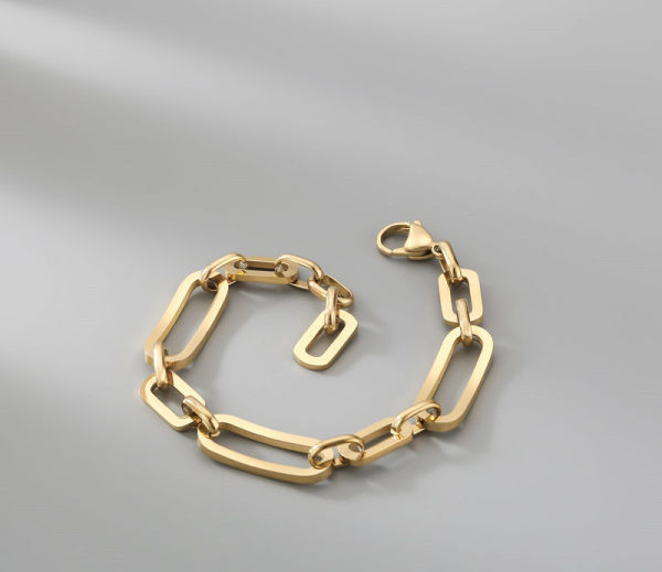 Γυναικείο βραχιόλι με μεγάλη πλέξη σε χρυσό χρώμα