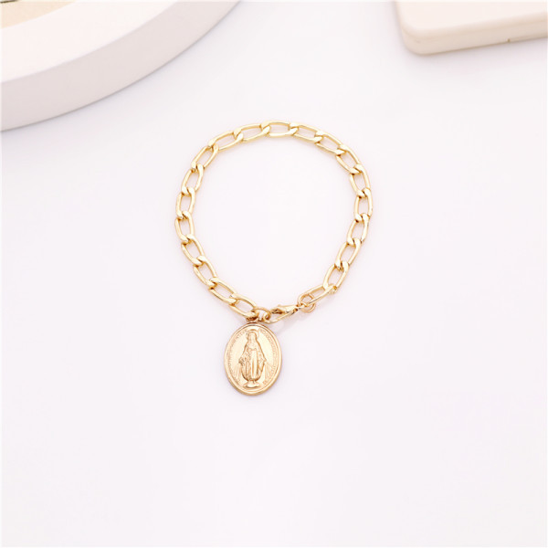 Γυναικείο βραχιόλι σε χρυσό χρώμα με μενταγιόν