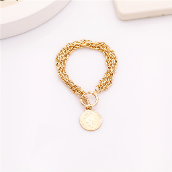 Γυναικείο βραχιόλι σε χρυσό χρώμα με μενταγιόν