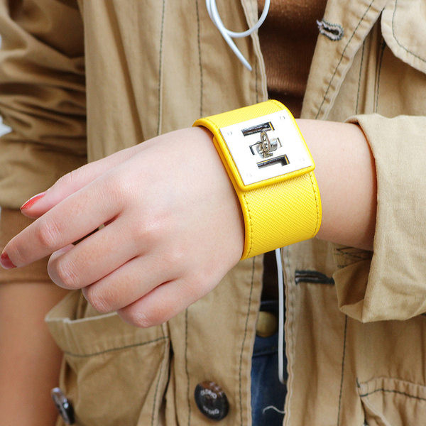 Μονόχρωμο γυναικείο βραχιόλι από οικολογικό δέρμα