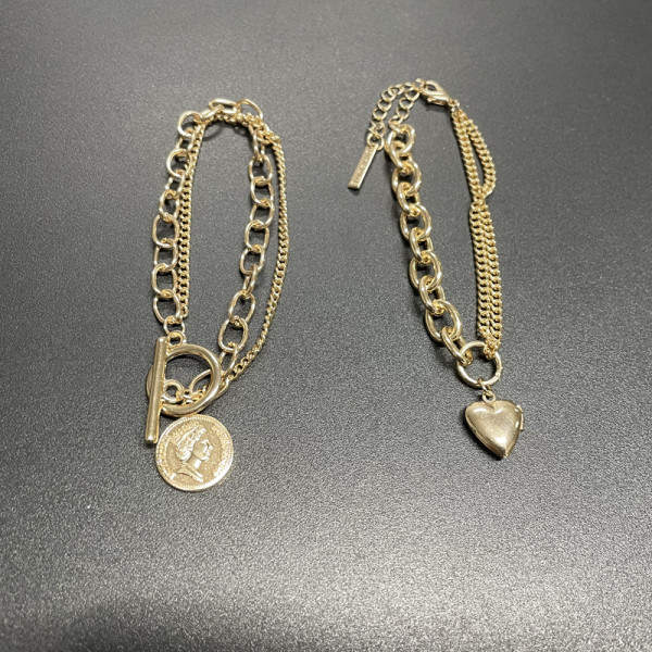 Βραχιόλι δύο σειρών σε χρυσό χρώμα με μενταγιόν - δύο μοντέλα