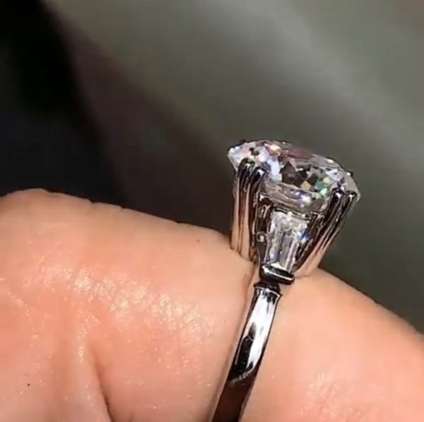 Γυναικείο δαχτυλίδι με πέτρα