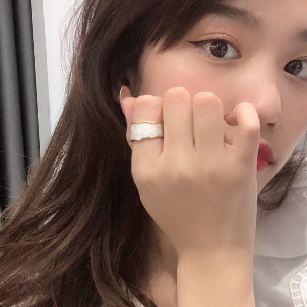 Νέο μοντέλο γυναικείο φαρδύ μονόχρωμο δαχτυλίδι