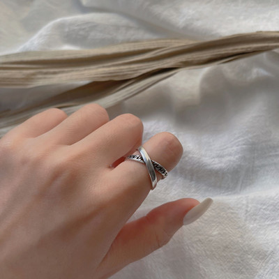 Γυναικείο δαχτυλίδι σε ασημί χρώμα - δύο μοντέλα