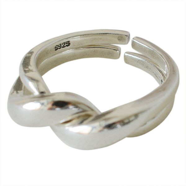 Μοντέρνο γυναικείο ασημένιο δαχτυλίδι μονόχρωμο μοντέλο