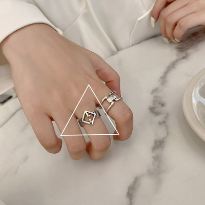 Γυναικεία δαχτυλίδια πολλά μοντέλα σε ασημί χρώμα