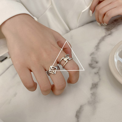 Γυναικεία δαχτυλίδια πολλά μοντέλα σε ασημί χρώμα