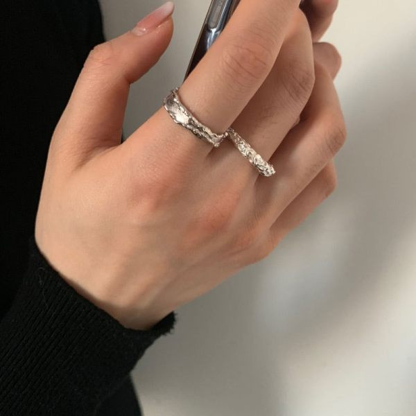 Γυναικεία δαχτυλίδια πολλά μοντέλα σε ασημί χρώμα