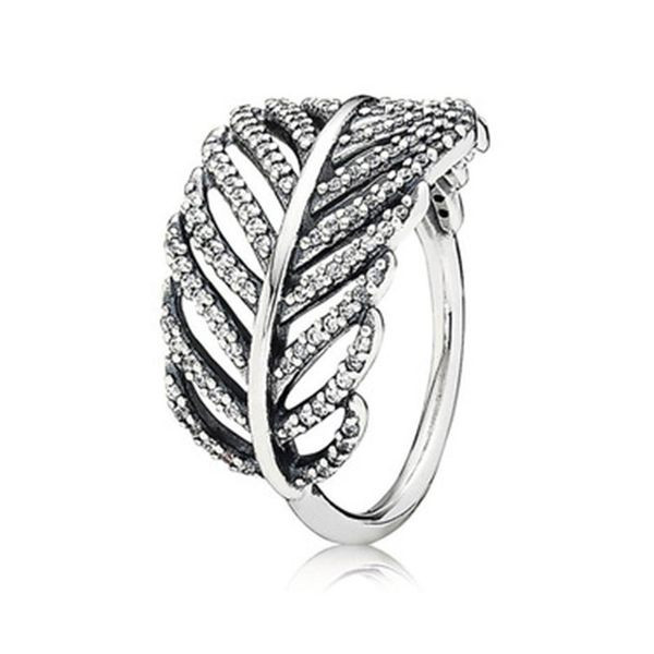 Γυναικείο δαχτυλίδι σε φύλλο με πέτρες