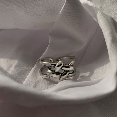 Srebrni podesivi prsten s pletivom