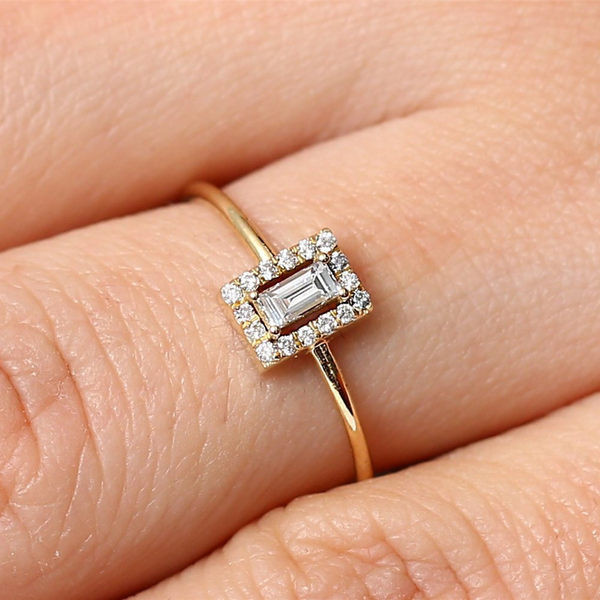 Λεπτό γυναικείο δαχτυλίδι με πέτρες σε ασήμι, χρυσό και ροζ χρυσό χρώμα