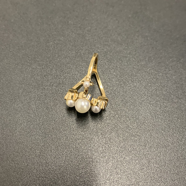 Κομψό γυναικείο  δαχτυλίδι σε χρυσό χρώμα