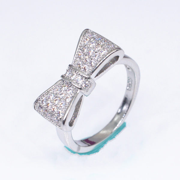 Дамски пръстен панделка с декоративни камъни