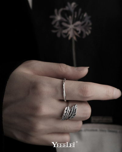 Ασημένιο γυναικείο δαχτυλίδι με διακόσμηση  φύλλα