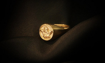 Μοντέρνο δαχτυλίδι σε χρυσό χρώμα - για γυναίκες