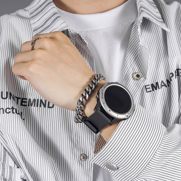 Aktuelna muška narukvica obični model u srebrnoj boji