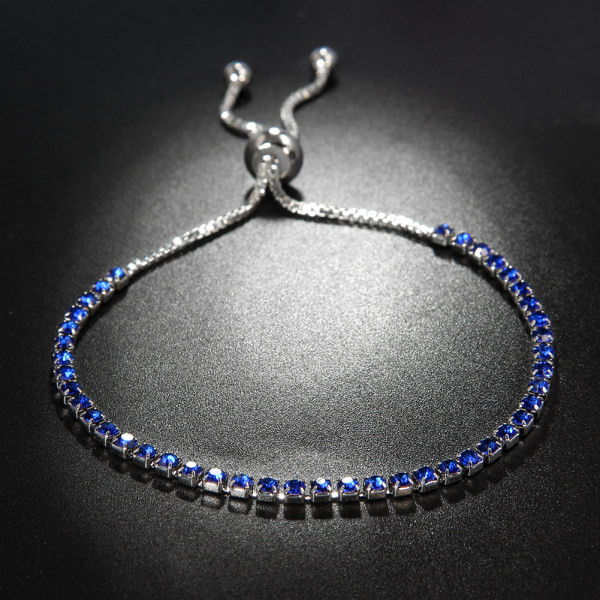 Дамска модерна гривна с декоративни камъни