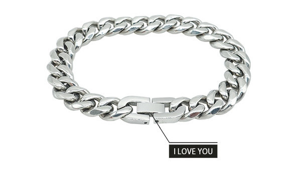 Ανδρικό βραχιόλι σε ασημί χρώμα με κούμπωμα