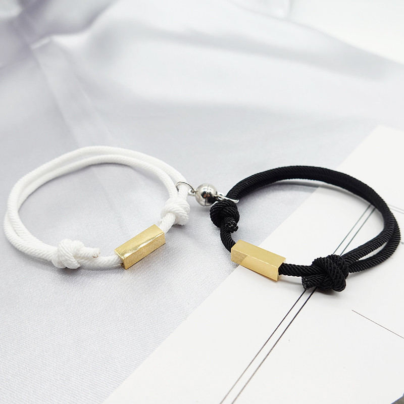 Σετ 2 βραχιόλια για ζευγάρια - υφασμάτινο με χρυσό πιάτο και μαγνήτη