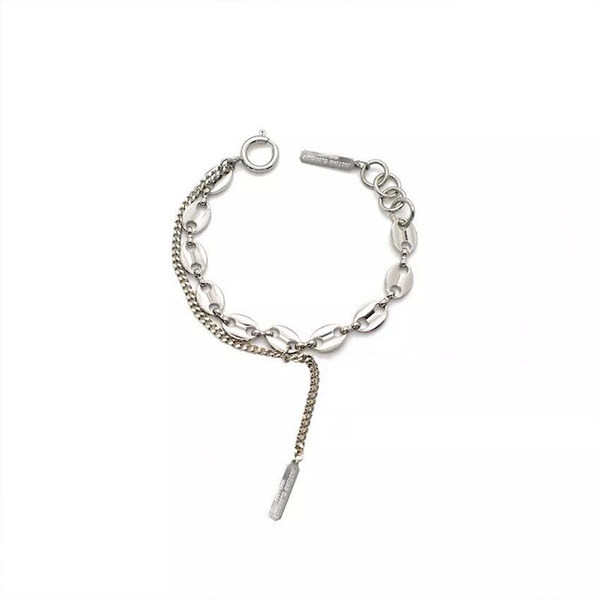 Brățară de damă din tip lanț de culoare argintie