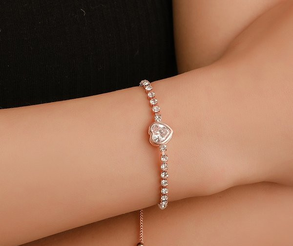 Μοντέρνο γυναικείο βραχιόλι σε δύο μοντέλα με πέτρες