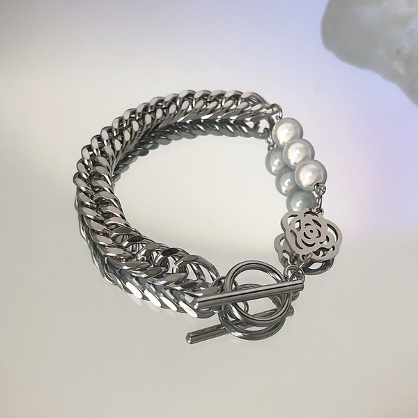 Γυναικείο βραχιόλι διακοσμημένο με τριαντάφυλλο και πέρλα
