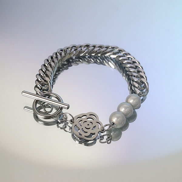 Γυναικείο βραχιόλι διακοσμημένο με τριαντάφυλλο και πέρλα