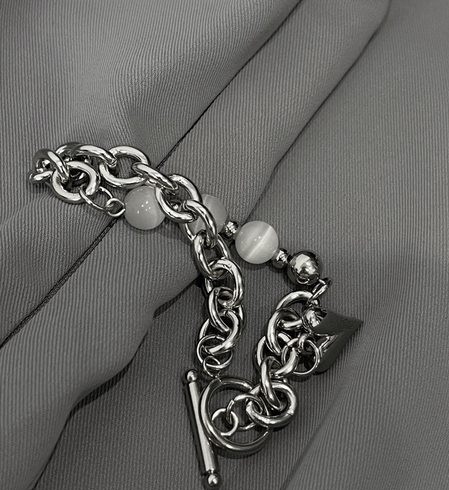 Μοντέρνο γυναικείο βραχιόλι με χάντρες