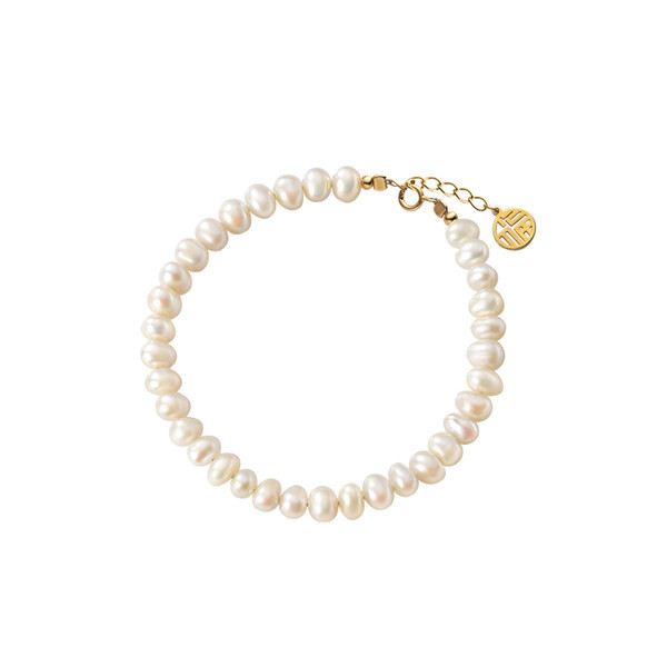 Γυναικείο βραχιόλι από πέρλες με μενταγιόν και μεταλλικό κούμπωμα