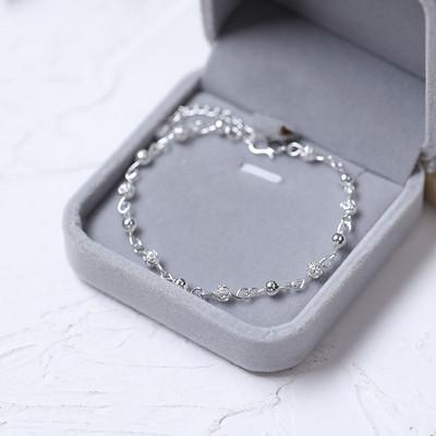 Μοντέρνο βραχιόλι με χάντρες σε ασημί χρώμα