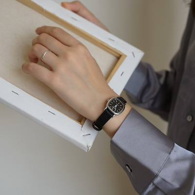 Γυναικείο τετράγωνο ρολόι με λουράκι από οικολογικό δέρμα