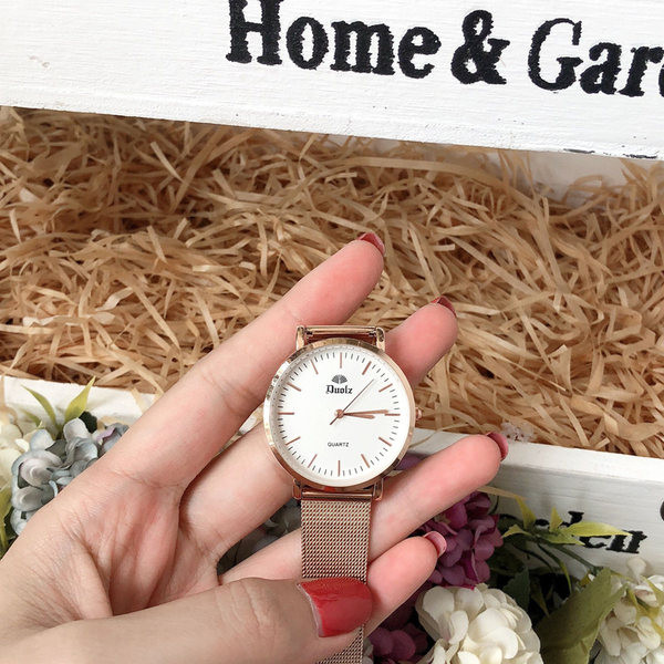 Κομψό γυναικείο ρολόι με στρογγυλό καντράν - δερμάτινο ή μεταλλικό λουράκι