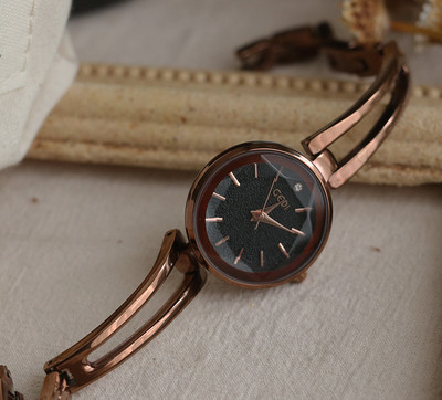 Γυναικείο μοντέρνο μεταλλικό ρολόι με  επιγραφή σε δύο χρώματα