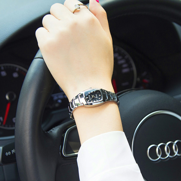 Ženski sat od nehrđajućeg čelika u srebrnoj i ružičastoj boji